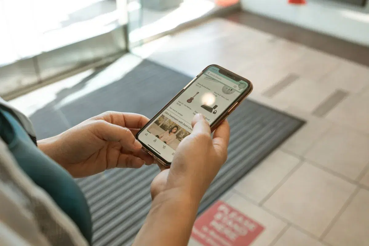Peer-to-Peer Marketplace Safety: Verifying Buyers and Sellers